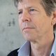 Dirk van Weelden ontdekte wat hij allemaal níet wist over zijn ouders als jongvolwassenen. ‘Ze hielden elkaar op de rails’