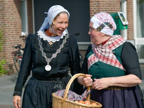 Ouderwetse drukte op Eibertjesmarkt Nunspeet: ‘Het frappante is, het zit als gegoten!’