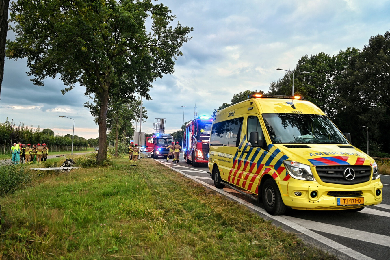 Bloemenzee voor Tilburger (20) die verongelukte bij zwaar ongeval op ...