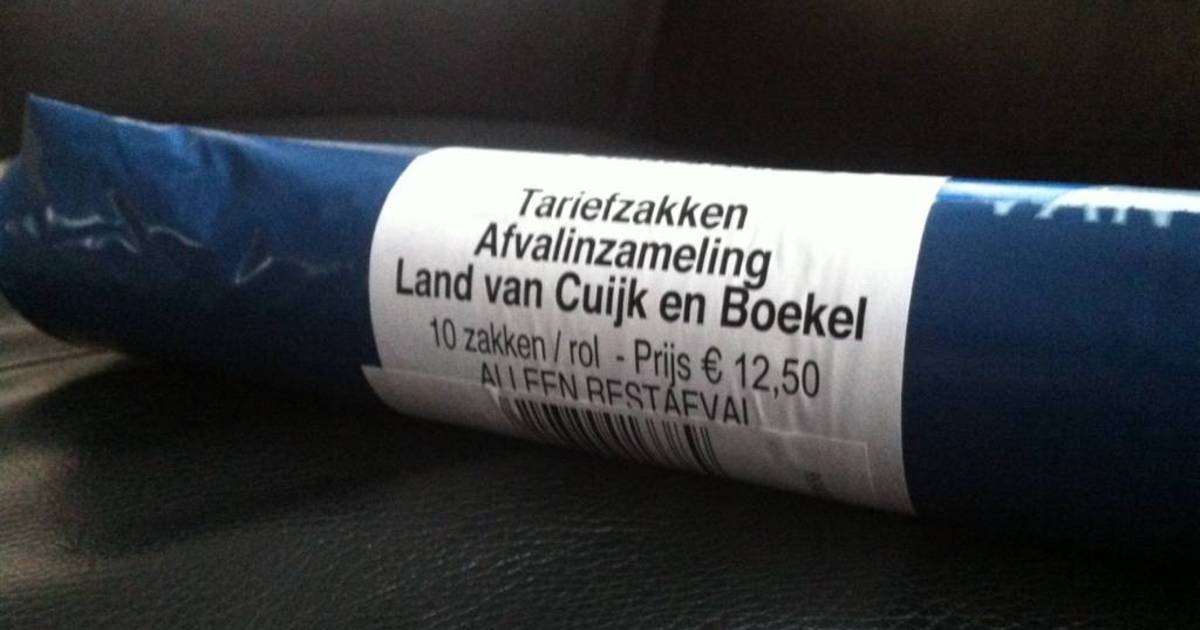 Blauwe vuilniszak in Land van Cuijk goedkoper en Cuijk | gelderlander.nl