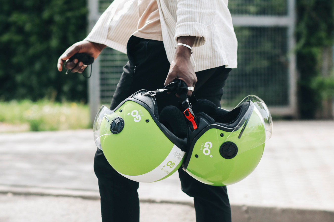 Helmplicht scooters en snorfietsers gaat op 1 januari in Foto