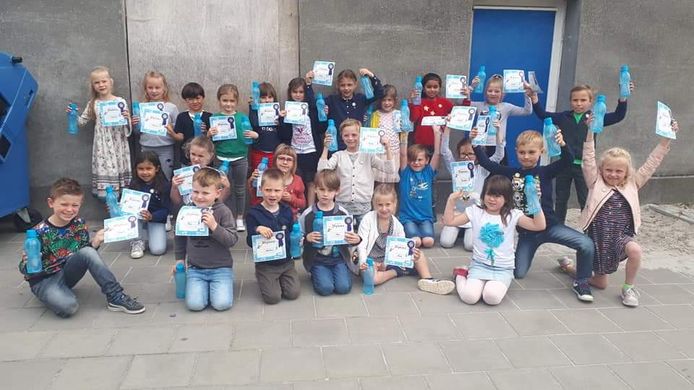 Leerlingen De Knipoog gaan voor gezond drinken