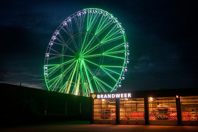 Het grootste reuzenrad van Nederland in Neede is bijna af
