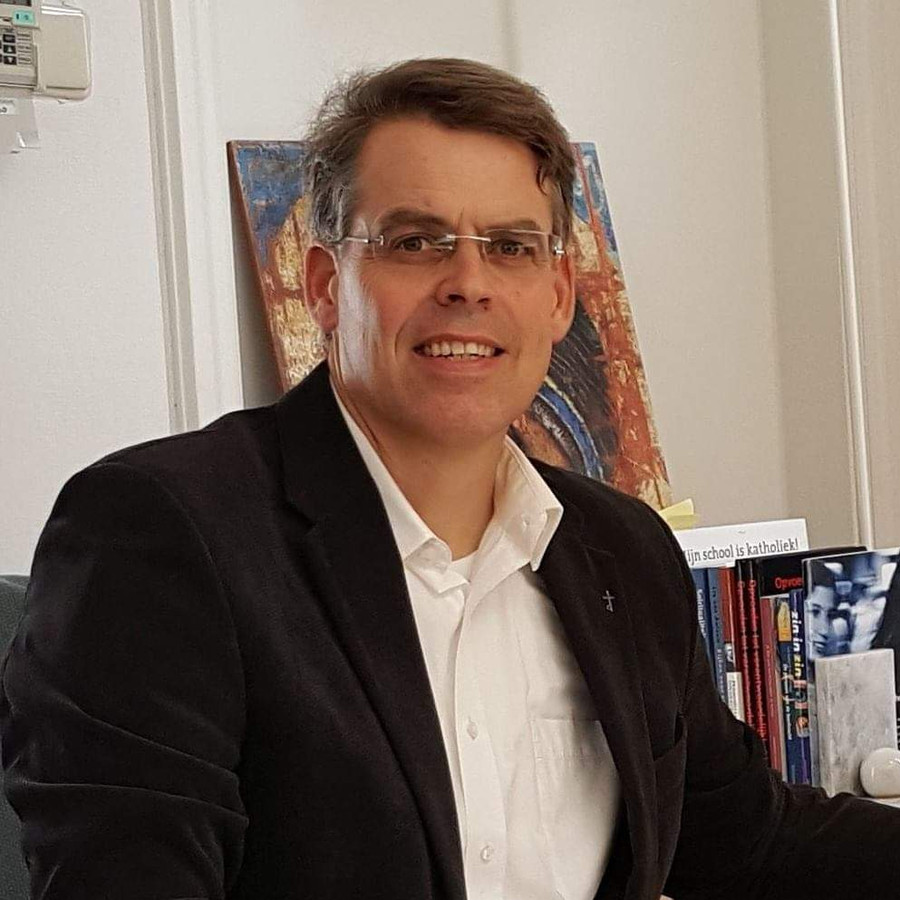 Bart Jansen (19642023), diaken met compassie die in bijen symbool voor