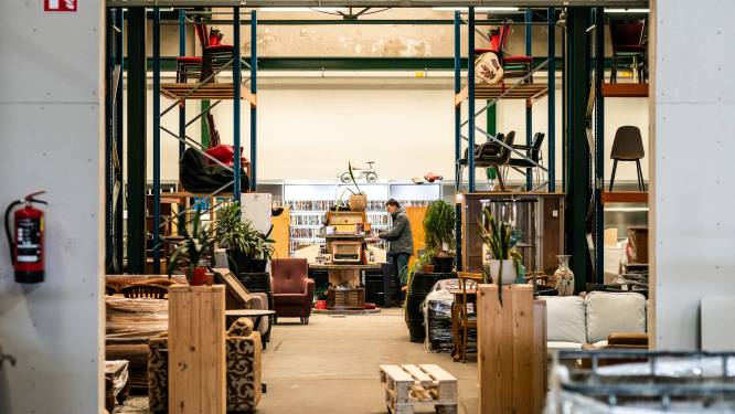 Mega-kringloop opent in oud industriepand: ‘Vroeger was er wel eens schaamte, nu is het hip’