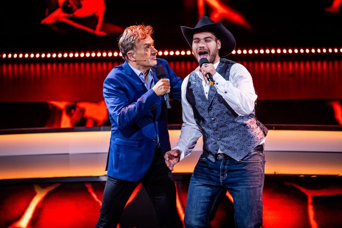 Bart Peeters in duet met Cowboy in 'I can see your voice'