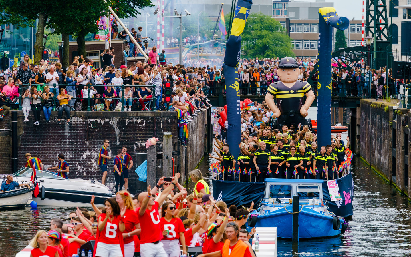 Liefdevol Amsterdam Genoot Met Volle Teugen Van Canal Parade Lees Hier Alles Terug Foto