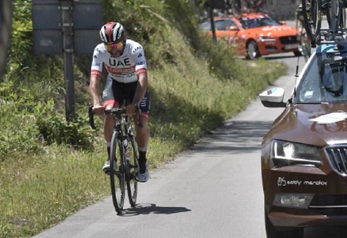 Fernando Gaviria moest afstappen in de zevende rit van de Giro.