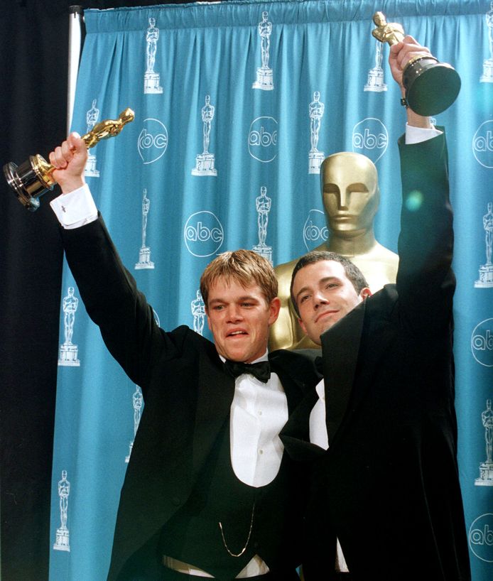 Matt Damon en Ben Affleck met hun Oscars voor 'Good Will Hunting'