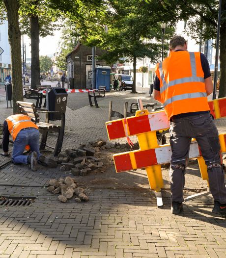 Beveiligers voor hun neus en hangbankjes weg: dronkenlappen en zwervers verdreven van Woenselse Markt en Kruisstraat