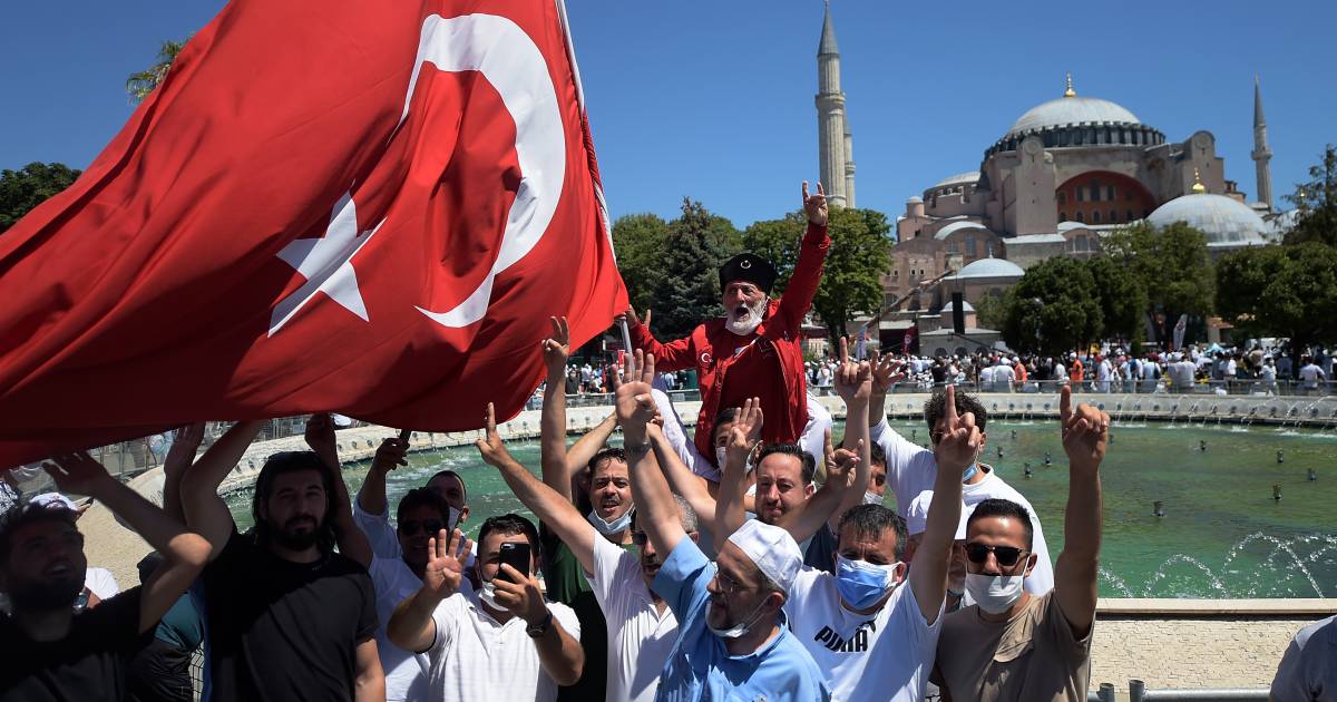 L’Unesco préoccupée par la transformation de SainteSophie en mosquée