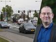 D66-raadslid Michiel van Geel wil laten onderzoeken of fietspaden in de Julianalaan in Helmond kunnen wijken voor betere autowegen.
