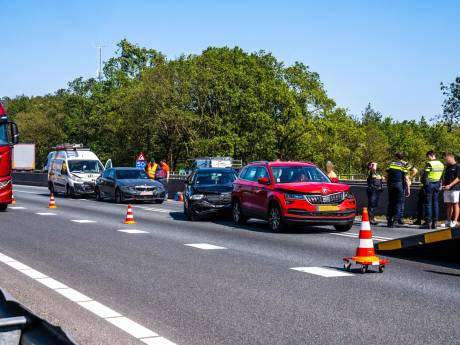 Zeven auto’s betrokken bij kettingbotsing op A67 bij Geldrop