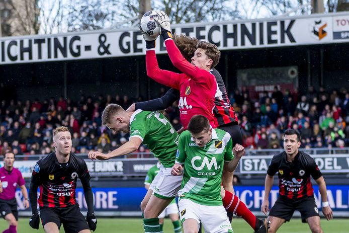 Nigel Bertrams hield zich afgelopen zondag knap staande tegen Excelsior (0-0).