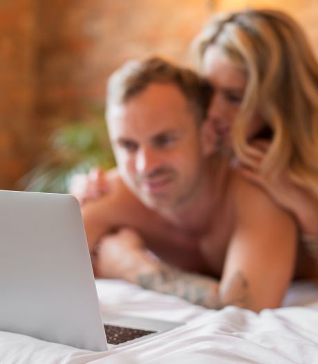 Porno kijken is goed voor vrouwen (en slecht voor mannen)
