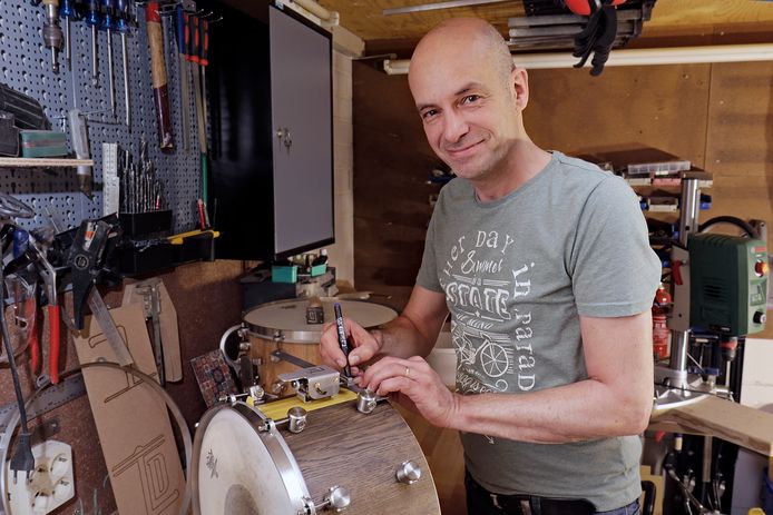 Drums maken van pa's oude eikenhouten tafel Oss bd.nl