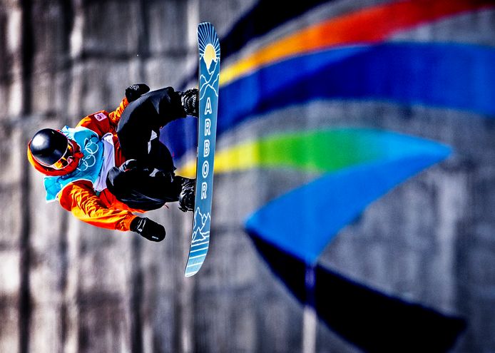 Snowboarder Niek van der Velden.