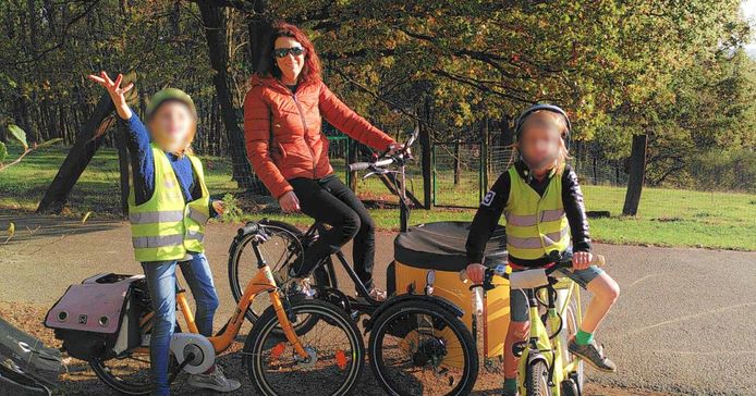 De gele elektrische bakfiets van Karen (46) werd in de nacht van maandag op dinsdag gestolen in Kessel-Lo.