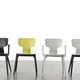 Duurzame update van een Hollands icoon: een stoel van afgedankte meubels en zelfs tandenborstels