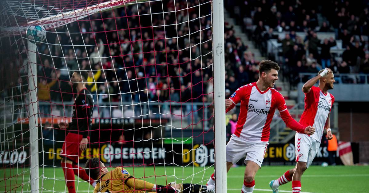Excelsior Zakt Na Vijfde Nederlaag Op Rij Onder De Rode Streep Na  Uitglijder Bij Degradatieconcurrent Fc Emmen | Nederlands Voetbal |  Gelderlander.Nl