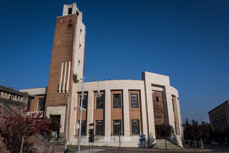 Het gebouw in Predappio waarin de burgemeester van het stadje een fascismemuseum wil vestigen. Beeld Nicola Zolin