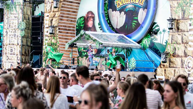 Ruim 8000 festivalgangers gaan uit hun dak op Boulevard Outdoor in Wierden; ‘Wauw, wat een magische dag’