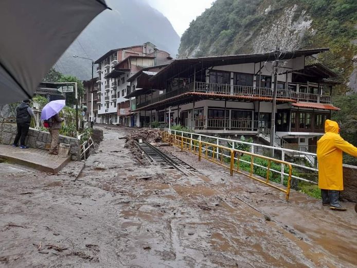 De rivier Alcamayo overstroomde, met wateroverlast in Aguas Calientes, het toeristendorpje bij Machu Picchu, tot gevolg.