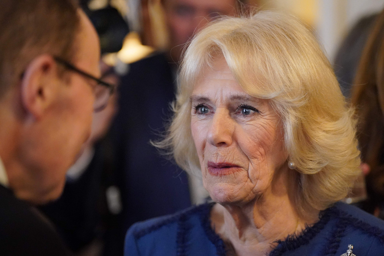 Camilla Laat Spullen Taxeren In Britse Versie Tussen Kunst En Kitsch Foto Ednl 9370