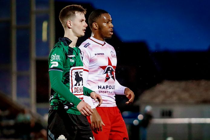 De Petegemse centrale verdediger Robbe Van Steenkiste en Youssuf Sylla, bij Jong Essevee goed voor twee goals.