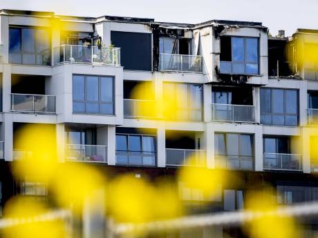 Appartementen Joan Muyskenweg minimaal drie maanden onbewoonbaar na brand