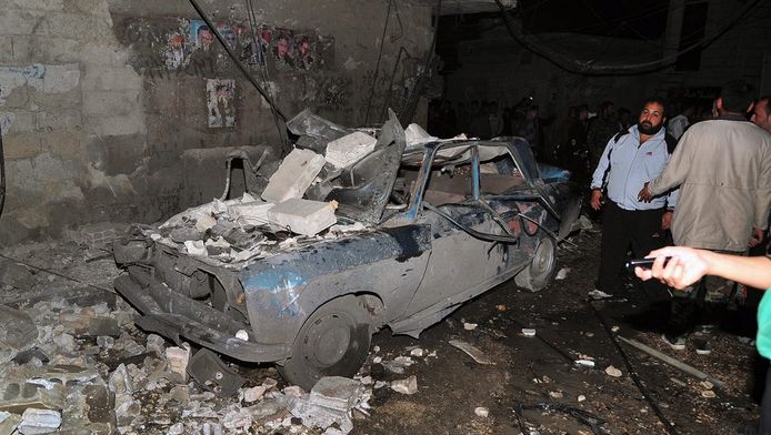 Foto van de bom die zaterdag afging in Damascus, vrijgegeven door Syrian Arab News Agency.