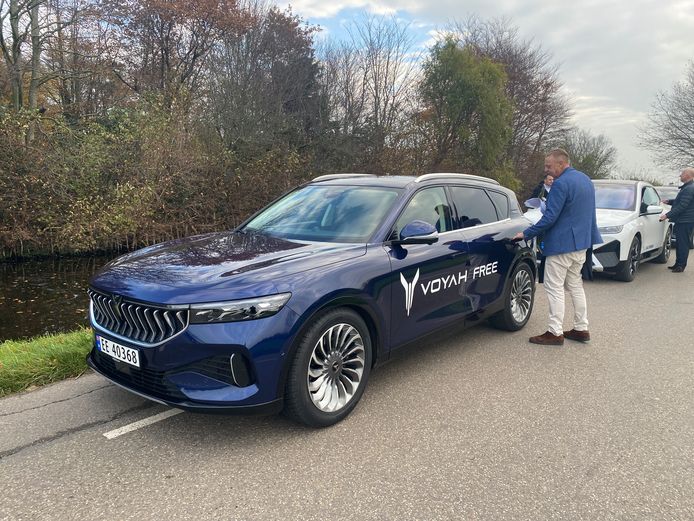 Entrepreneur and BMW iX driver Henny Schaap is getting ready for his first introduction to the Voyah Free