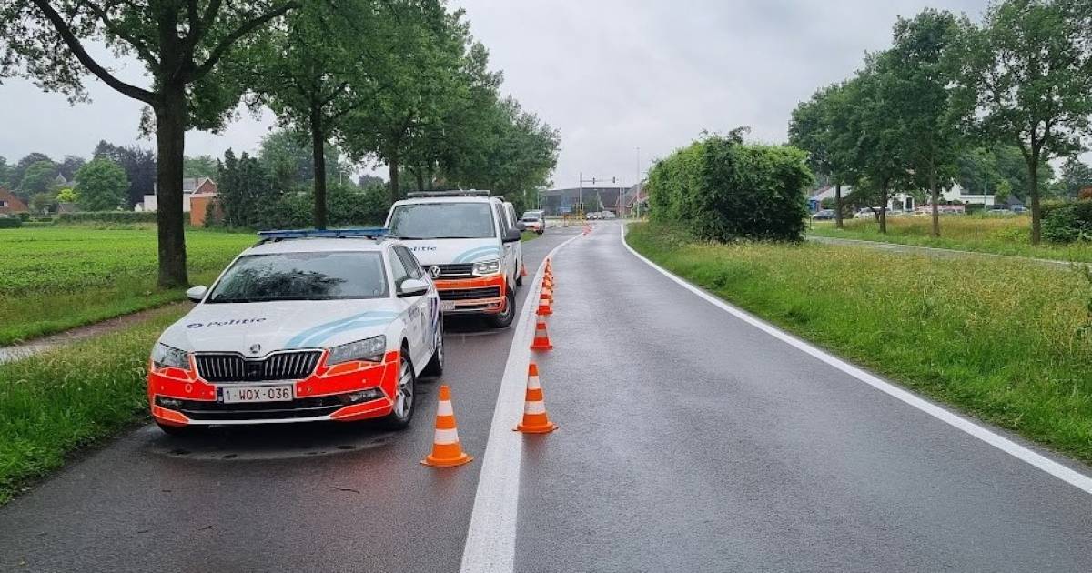 Controle op zwaar vervoer: politie betrapt vrachtwagen die 15 ton ...