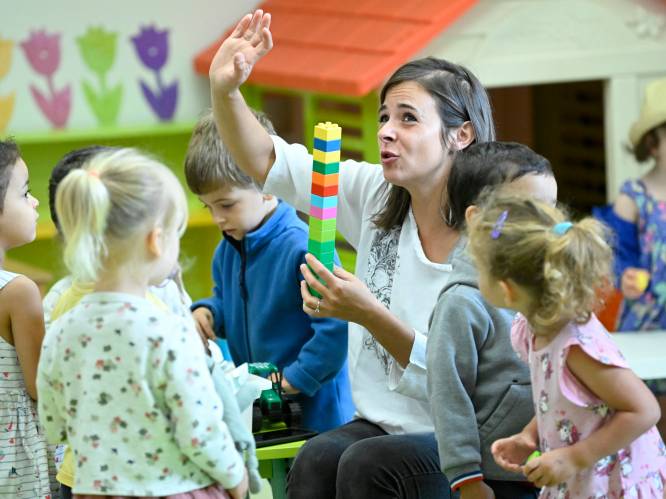 Eén op de vier kleuterscholen zet kinderverzorger voor de klas: “Het probleem wordt alleen maar verlegd”