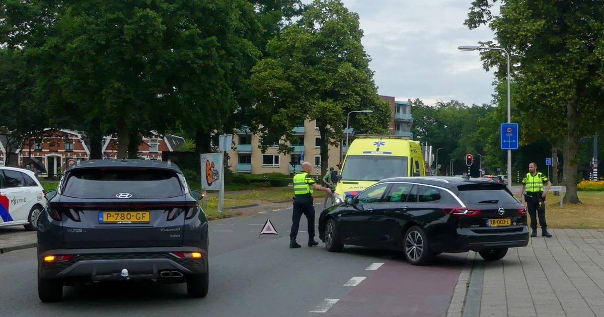 Fietser gewond na aanrijding op Goolkatenweg in Enschede.