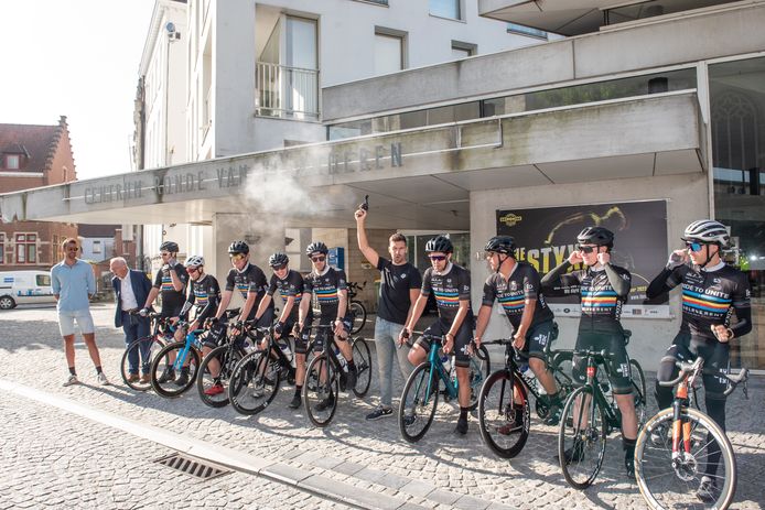 Ride to Unite startte aan het Centrum Ronde Van Vlaanderen in Oudenaarde