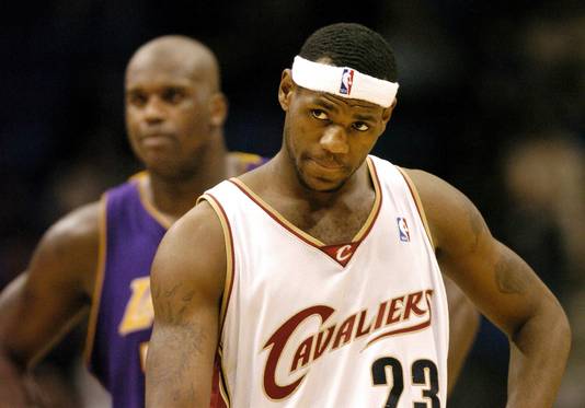 LeBron James in zijn debuutjaar als Rookie bij de Cleveland Cavaliers in 2004.