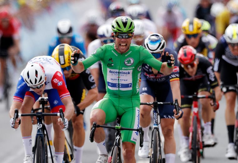 Mark Cavendish heeft de zesde etappe in de Tour de France gewonnen. Beeld Pool via REUTERS