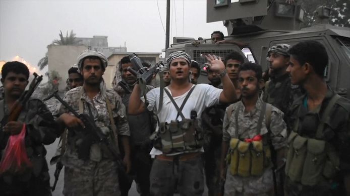 Jemenitische separatisten voor de bestorming van het presidentiële paleis in Aden.