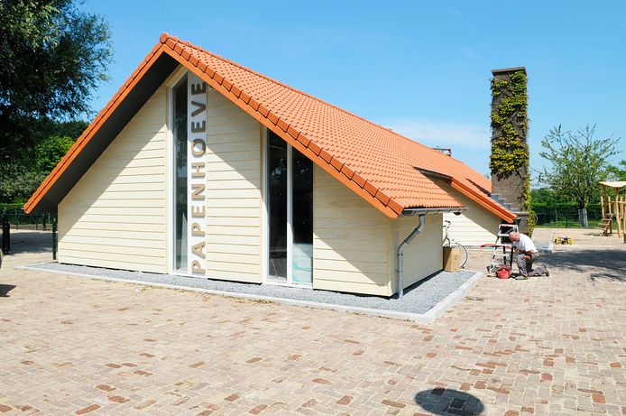 Archieffoto uit 2014. De werkzaamheden aan kinderboerderij Papenhoeve.