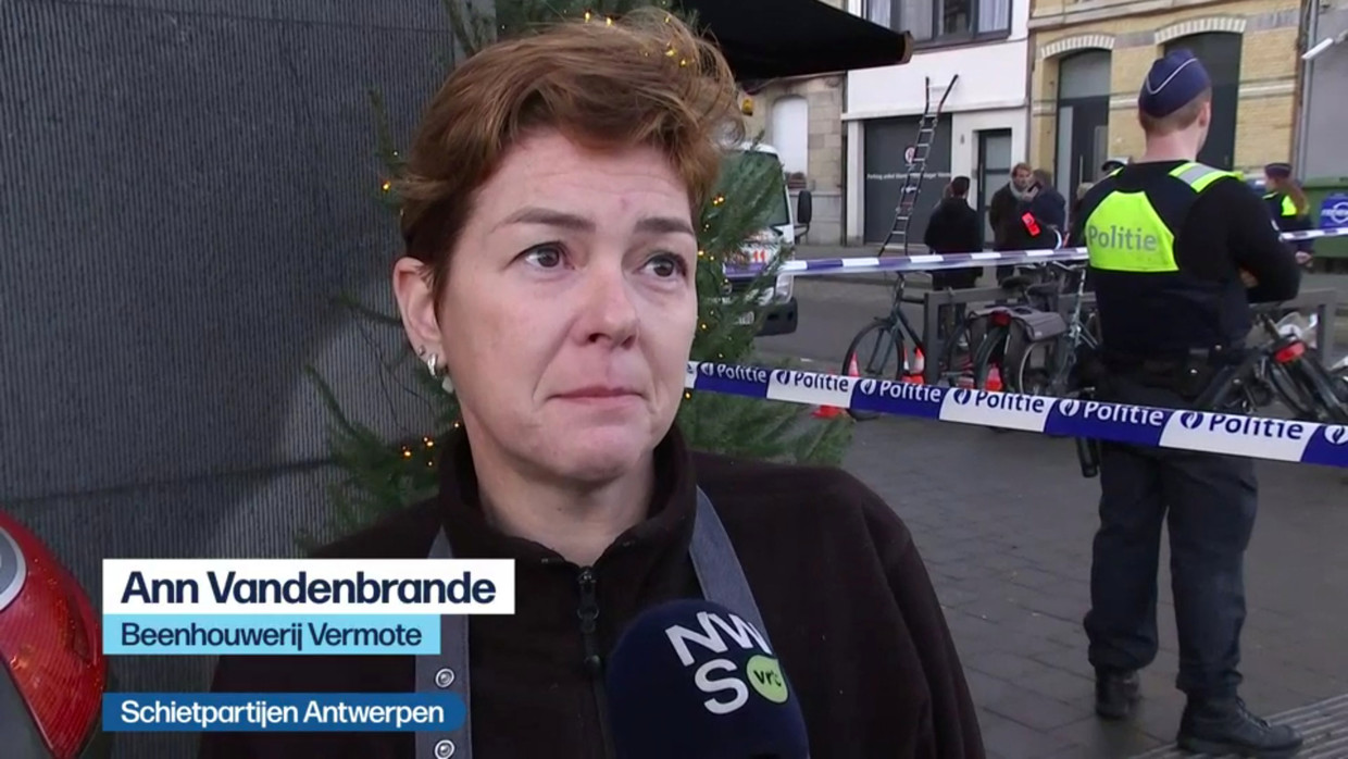 Slager Ann Vandenbrande staat de pers te woord naar aanleiding van de schietpartijen in Antwerpen. ‘Waar gaan we naartoe?’, vraagt ze zich luidop af.  Beeld vrt