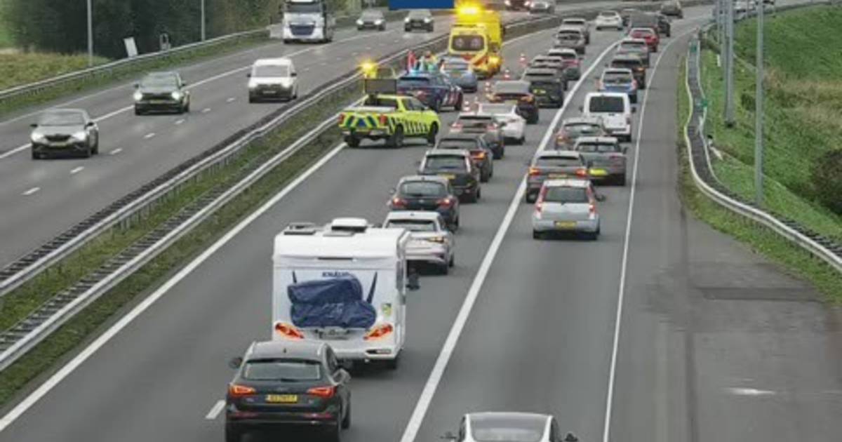 Ruim een uur vertraging door ongeval op A9 bij Spaarndam