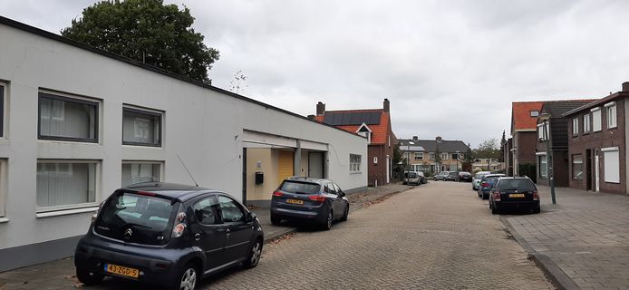 Op de plek van de voormalige zeefdrukkerij aan de Prins Hendrikstaat in Kaatsheuvel worden, als het aan de gemeente ligt, zes woningen gebouwd.