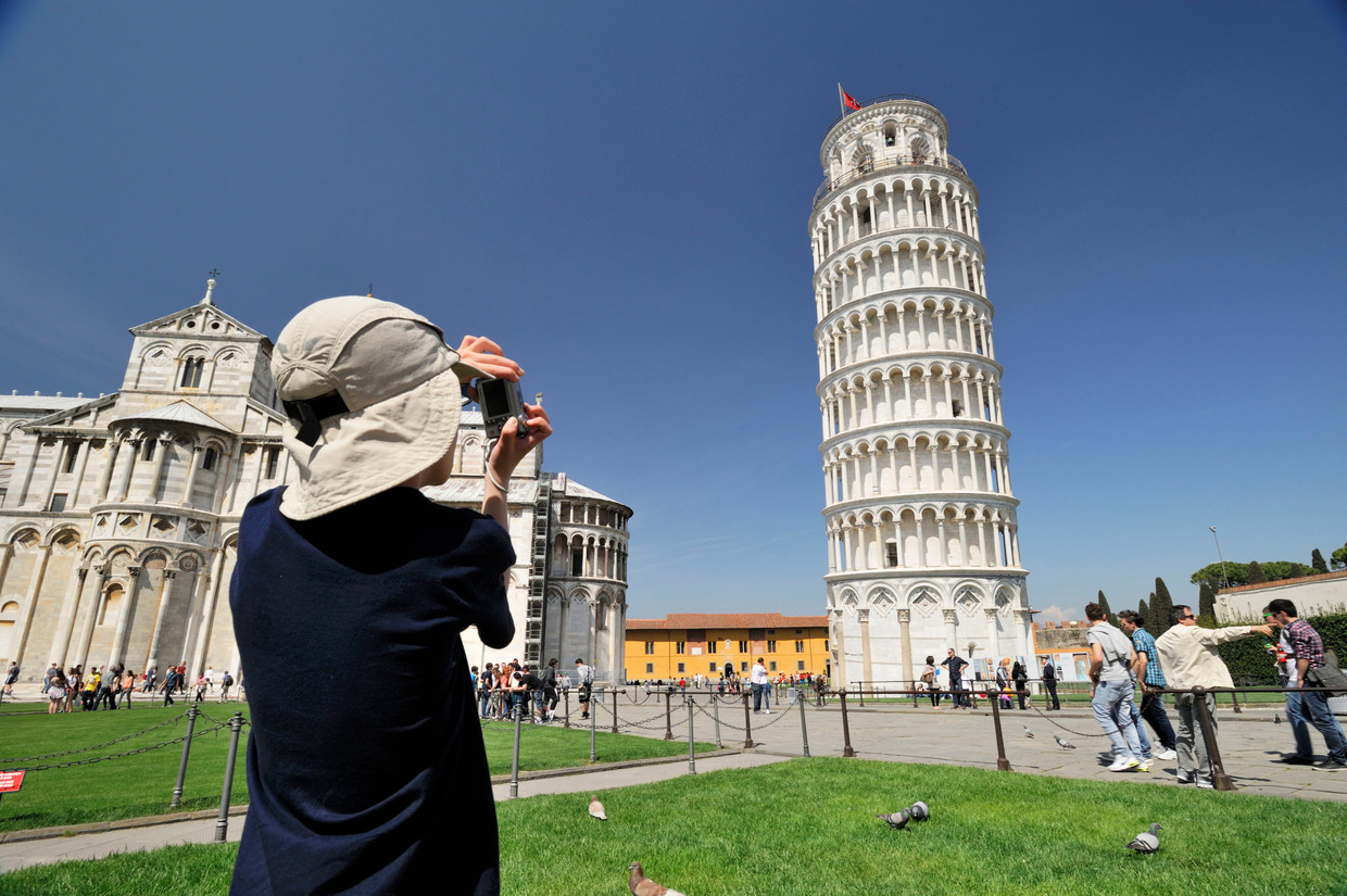 Turista nella Torre di Pisa.  Immagine Hollandse Hoogte / Hemis Immagini creative e di viaggio