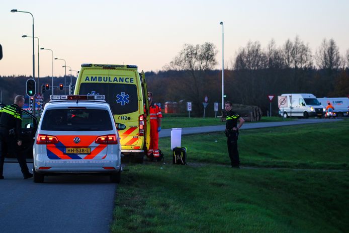 De bouwvakker viel van een betonblok op een bouwplaats in Doesburg.