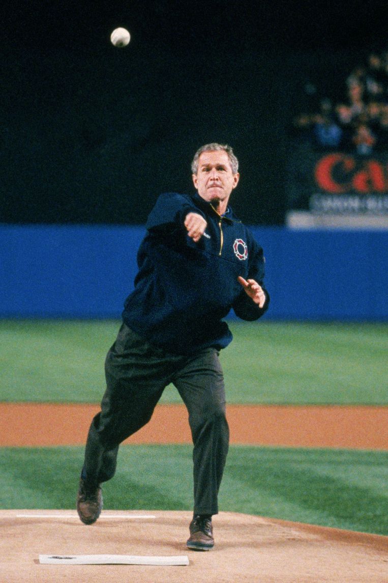 President George W. Bush in 2001. Beeld MLB via Getty Images