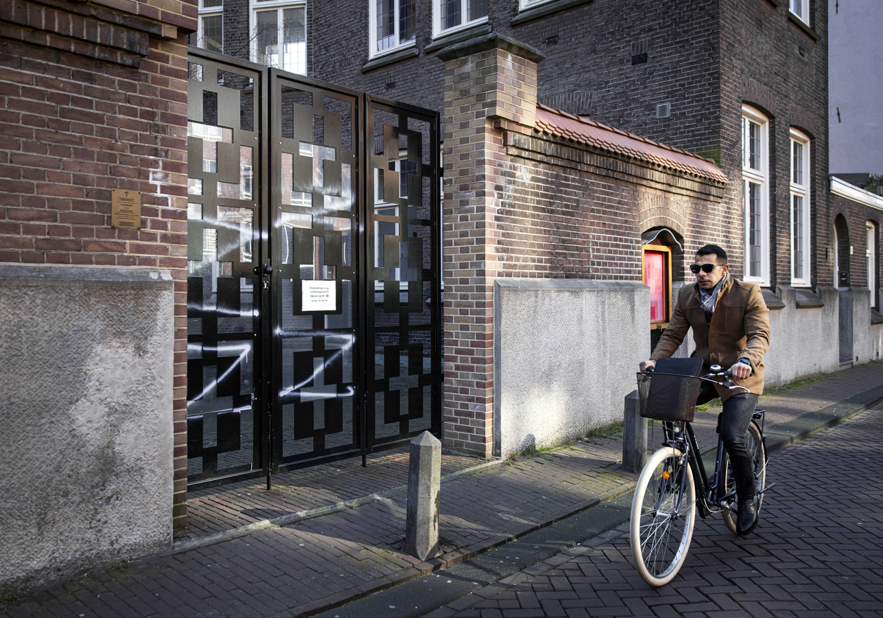 A'damse Russischeorthodoxe parochie onder druk gezet door Russen ‘Geestelijke tank op ons