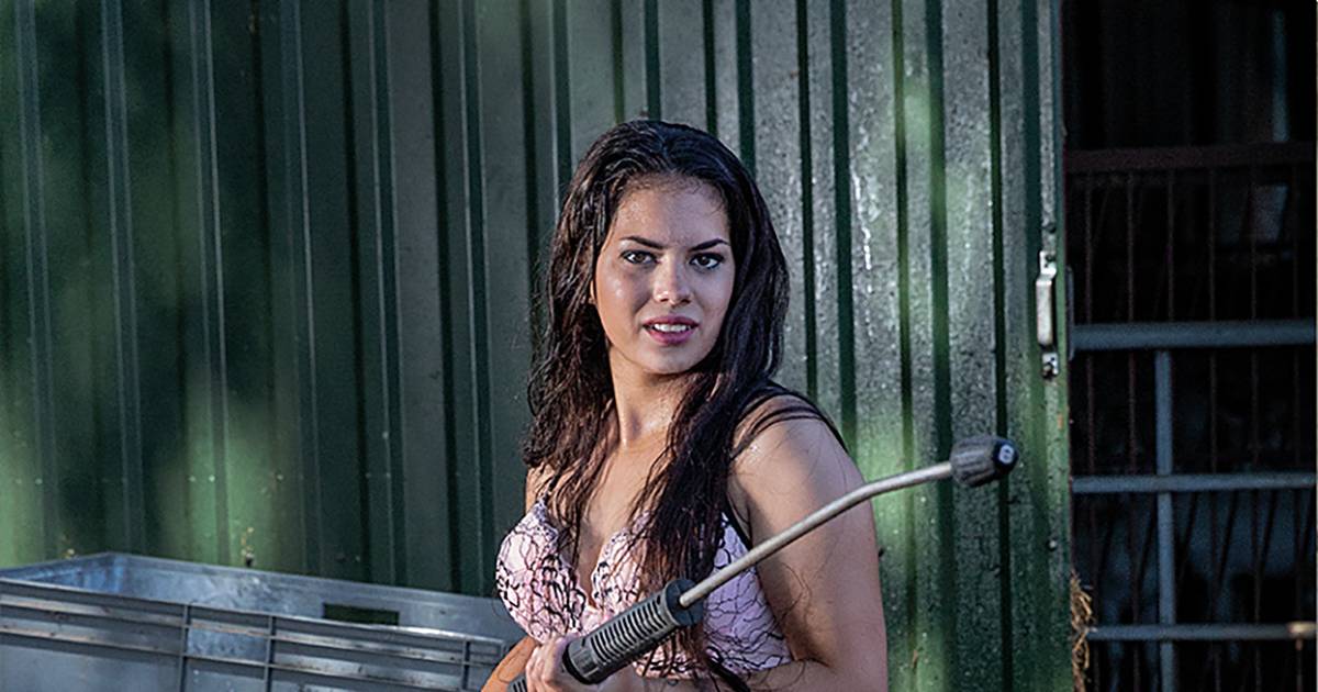 Melanie (19) uit Hoofdplaat in nek-aan-nekrace bij Miss Boerin