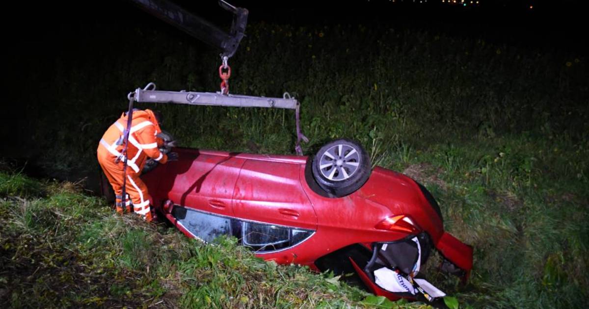 Automobilist en bijrijder gewond bij eenzijdig ongeval bij Hulst.