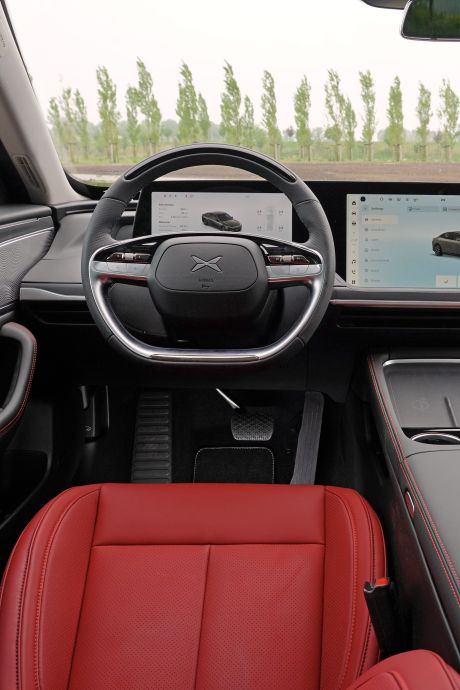 Deze elektrische auto kost nog geen 50 mille maar heeft wel vleugeldeuren